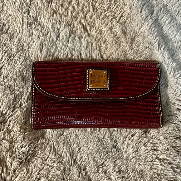Dooney & Bourke Maroon Embossed Lizard Envelope Wallet - Picture 2 of 4